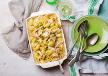 Chicken and pea pasta bake