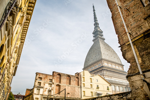 Cuadros en Lienzo Vista de la Mole Antonelliana, en Turín, Italia.