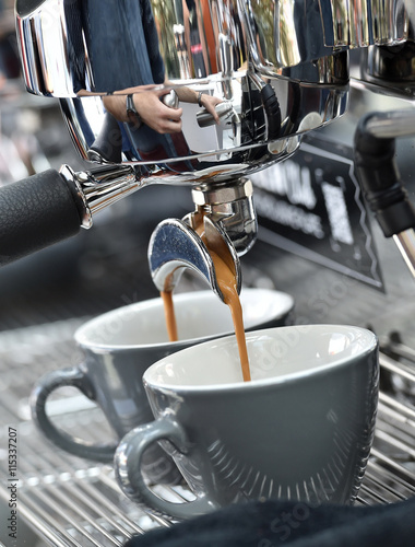Obraz Dibond Ekspres do kawy espresso - w stylu baristy