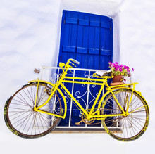 Charming Old Bike Over The Wall And Window - Greek Street Decoration