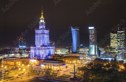 Zdjęcie XXL Pałac Kultury i Nauki w Warszawie w nocy