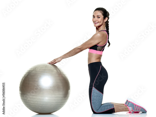Mata magnetyczna ćwiczenia fitness kobieta na białym tle