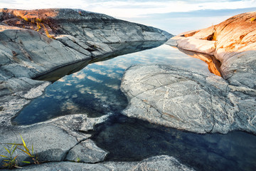 Wall Mural - pool in rocks on the shore