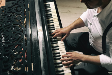 Canvas Print - Musician playing piano