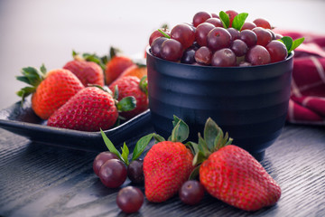 Canvas Print - Blueberries and strawberries