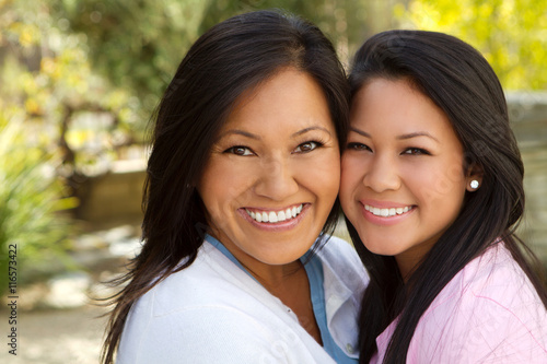 Asian Mother And Teenage Daughter Stock 사진 Adobe Stock