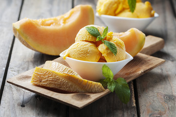 Poster - Fresh ice-cream with melon and mint