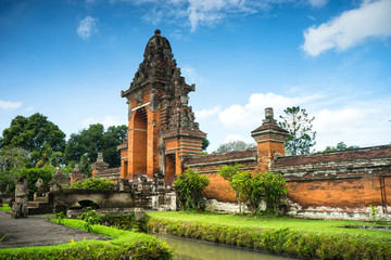 Fototapete - Pura Taman Ayun, Hindu temple in Bali, Indonesia.