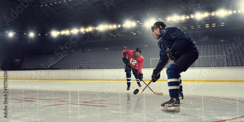 Dekoracja na wymiar  mecz-hokejowy-na-lodowisku-rozne-srodki-przekazu