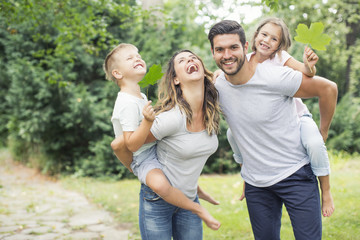 Canvas Print - Familie beim Lachen 