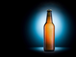 Leinwandbilder - Beer bottle