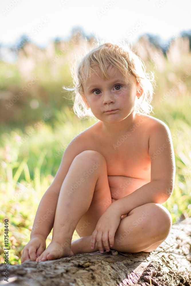 nude toddler girl 
