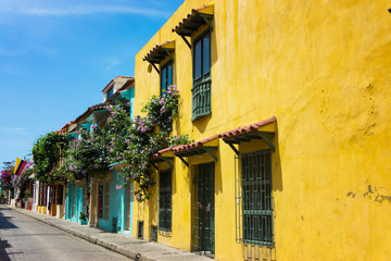 Fototapete - Colorful Cartagena Street