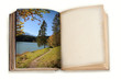 Altes Buch, Herbstlandschaft und leere Seite
