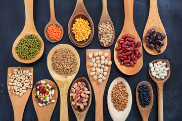 Sticker - Various legumes in wooden spoons