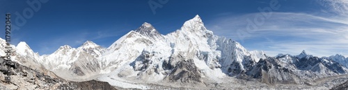 Obrazy Himalaje  panoramiczny-widok-na-mount-everest-z-pieknym-niebem