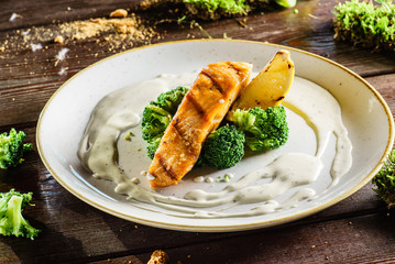 Poster - salmon steak with broccoli