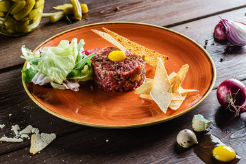 Canvas Print - Tartare with bread toasts