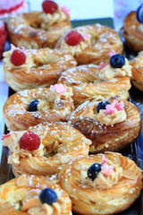 Canvas Print - cream puff with raspberries and blueberries