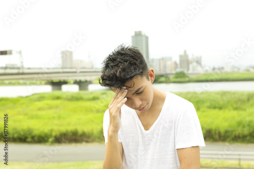 青春 若い男性 10代 代 悩む 落ち込む 考える 困る 鬱 悩み 孤独 屋外 私服 Stock Photo Adobe Stock 青春 若い男性 10代 代 悩む 落ち込む 考える 困る 鬱 悩み 孤独 屋外 私服 Stock Photo Adobe Stock