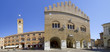 treviso piazza dei signori con palazzo dei trecento e torre civica veneto italia europa italy europe