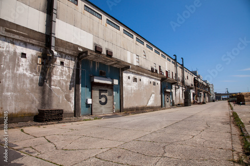 函館港中央埠頭の巨大倉庫stock Photo Adobe Stock