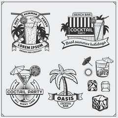 Wall Mural - Collection of cocktails emblems, labels and design elements. 