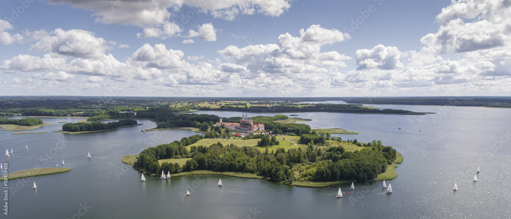 Lake Wigry National Park. Suwalszczyzna, Poland. Blue water and - obrazy, fototapety, plakaty 