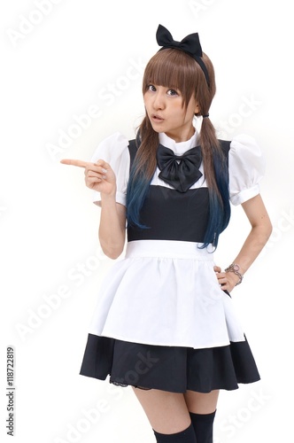 女性モデルが メイド服を着てかわいいポーズをしています この画像の背景は白です Stock 写真 Adobe Stock 女性モデルが メイド服を着てかわいいポーズをしています この画像の背景は白です Stock 写真 Adobe Stock