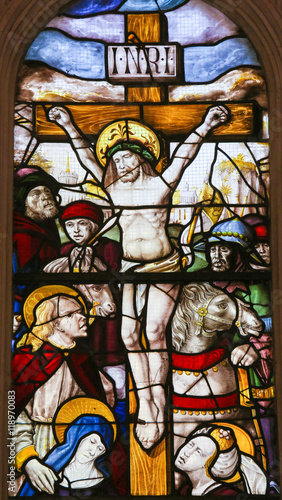 Naklejka - mata magnetyczna na lodówkę Stained Glass in Batalha Monastery - Crucifixion of Jesus