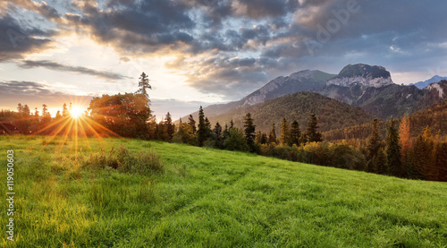 Obrazy Polska sunrise-landscape-in-mountain-tatranska-javorina-slovakia