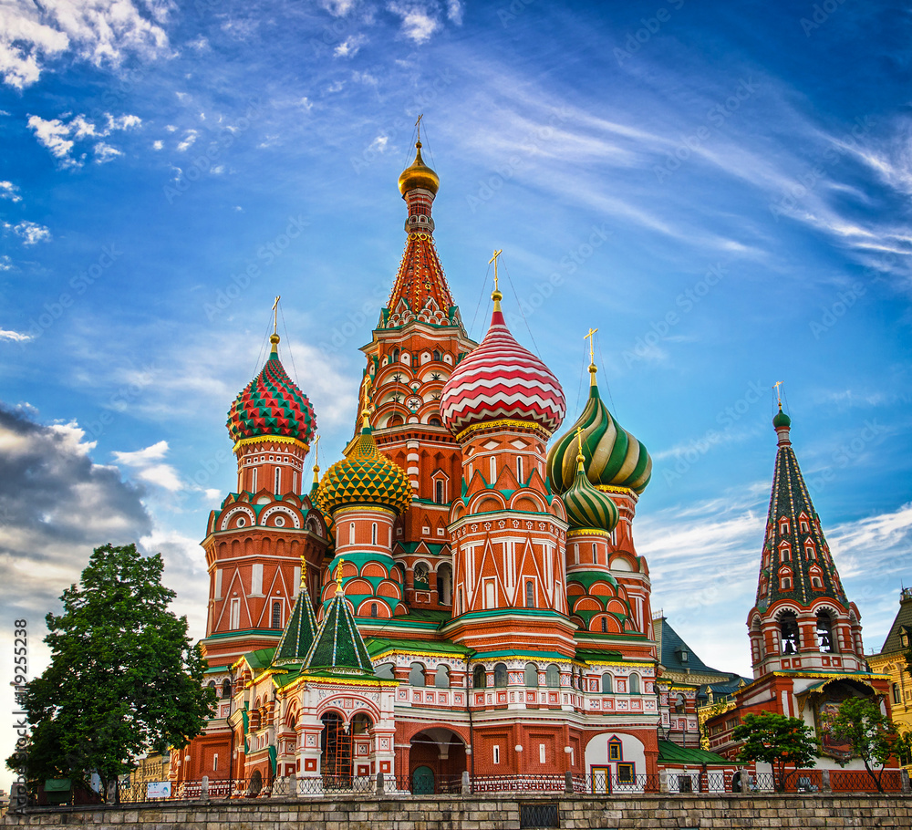 Obraz na płótnie St Basils cathedral on Red Square in Moscow w salonie