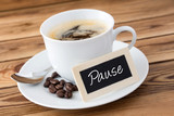 Kaffee und Schild - Pause