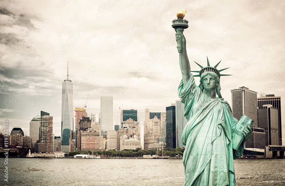 New York City and Liberty Statue - obrazy, fototapety, plakaty 