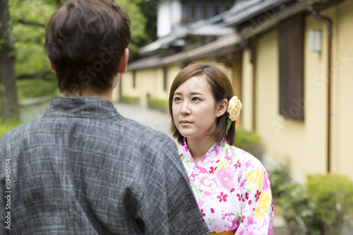 浴衣 着物 男女 カップル ポートレート 全身 緑 屋外 外 向き合う Stock Photo Adobe Stock 浴衣 着物 男女 カップル ポートレート 全身 緑 屋外 外 向き合う Stock Photo Adobe Stock