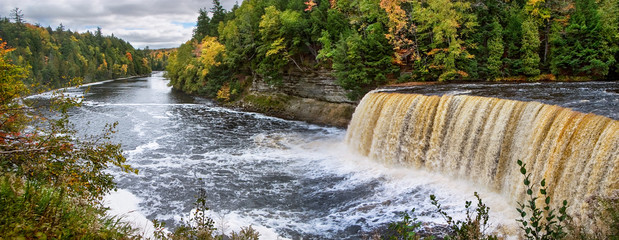 Wall Mural - Tahquamenon Falls