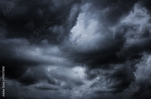 Cuadros en Lienzo Cloudy stormy black and white dramatic sky background
