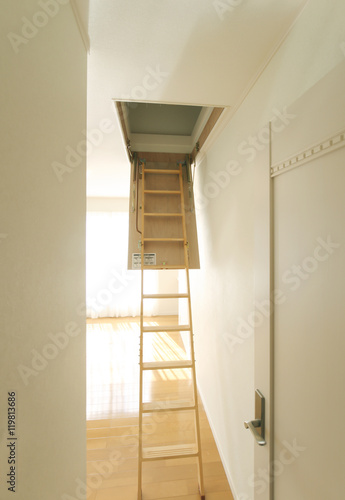 住宅 設備 グルニエ 屋根裏収納 小屋根収納 Stock Photo Adobe Stock