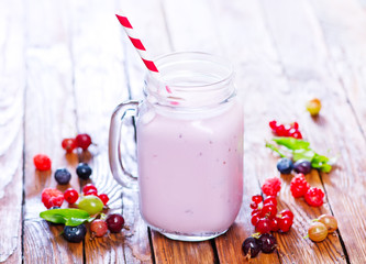 Sticker - yogurt with berries