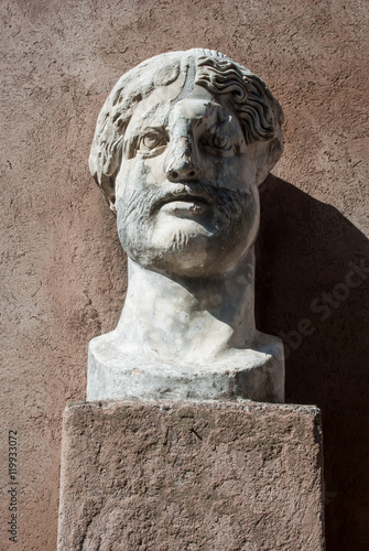 Fotografia  Testa colossale virile, Castel Sant'Angelo, Roma.