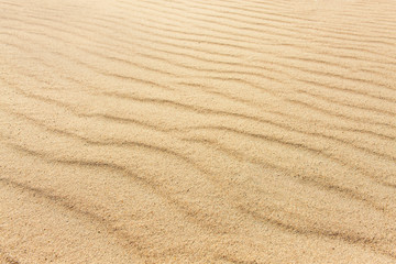  piasek z falami - tekstury piasku na plaży