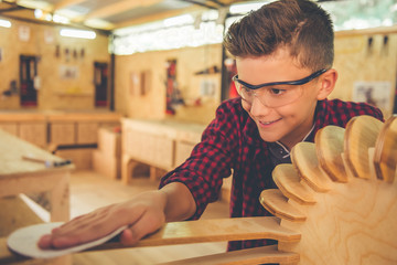 Wall Mural - Handsome young carpenter