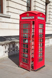 Fototapeta Londyn - Red telephone booth in London