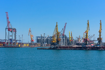 Sea port