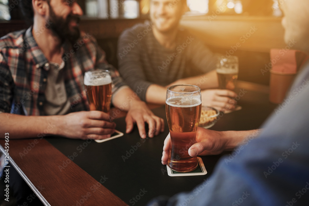 happy male friends drinking beer at bar or pub - obrazy, fototapety, plakaty 