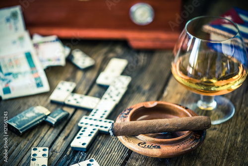 Cuadros en Lienzo traditional cuban game and cigars
