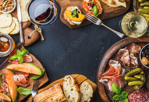 Photo Italian antipasti wine snacks set