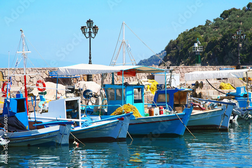 Fotografia  Blue fishing-boats, Greece