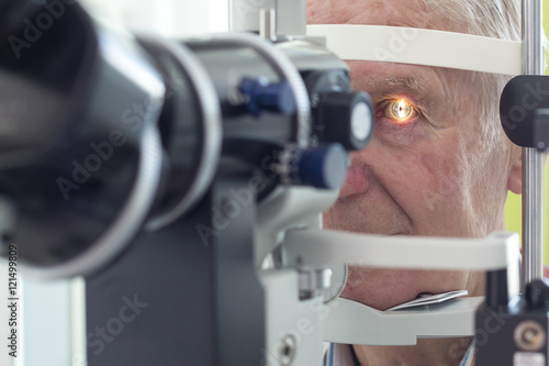 Fotomural Eye examination at the slit lamp