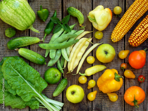 Fotomural green, yellow, red fruits and vegetables